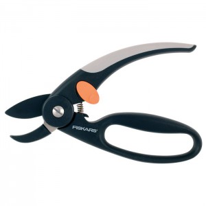 Секатор контактный Fiskars с петлей для пальцев